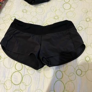 Lululemon low rise speed up short